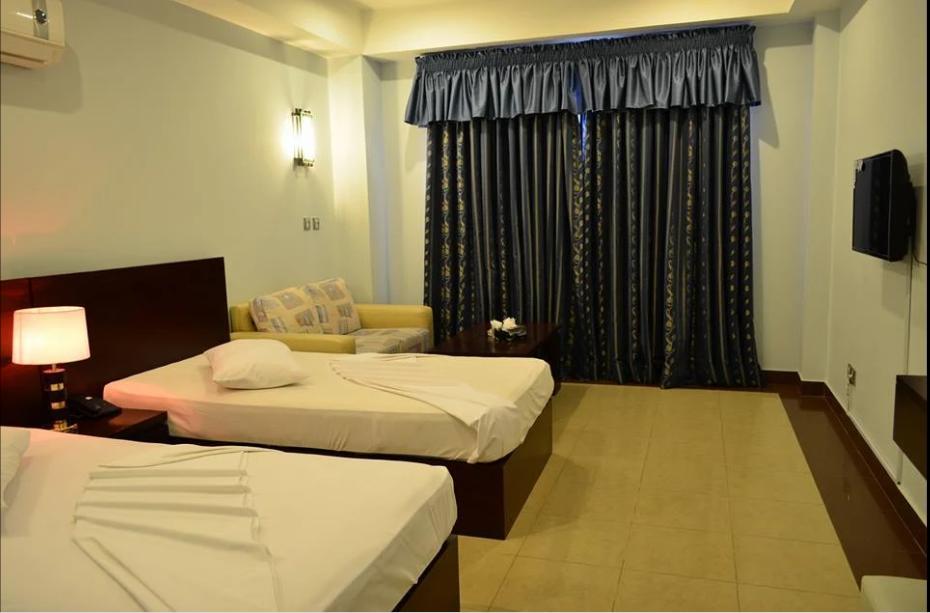 Hotel Multan Continental Exterior photo