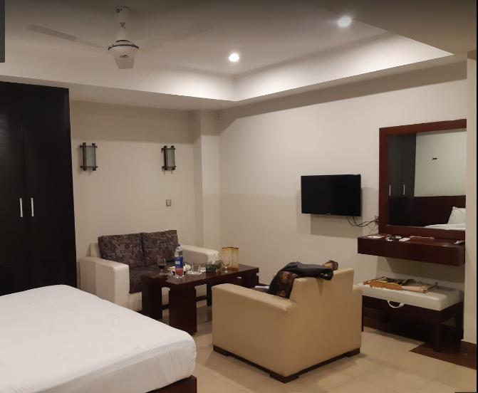 Hotel Multan Continental Exterior photo